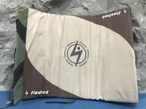 Climb Smart Shop Crash Pad Rental - Flashed Pad (Brown)