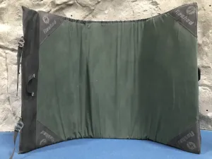 Climb Smart Shop Crash Pad Rental - Flashed Pad (Green)