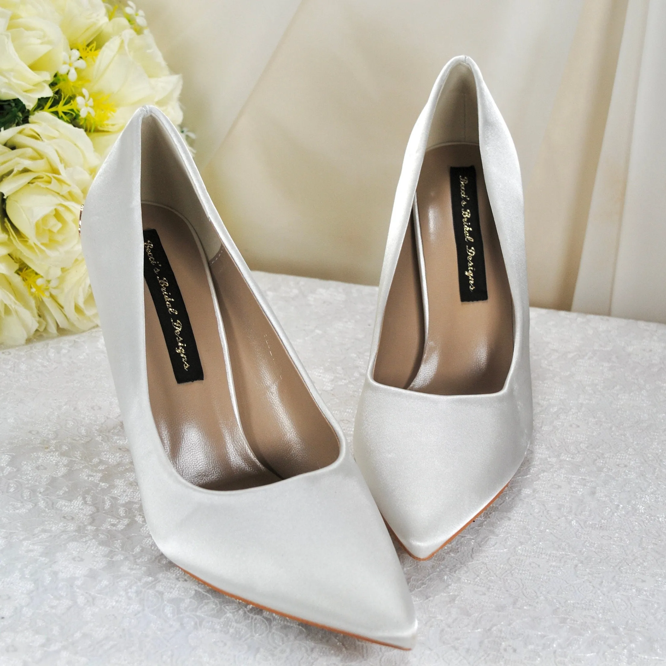 Ivory with Gold Filigree Vine Heels
