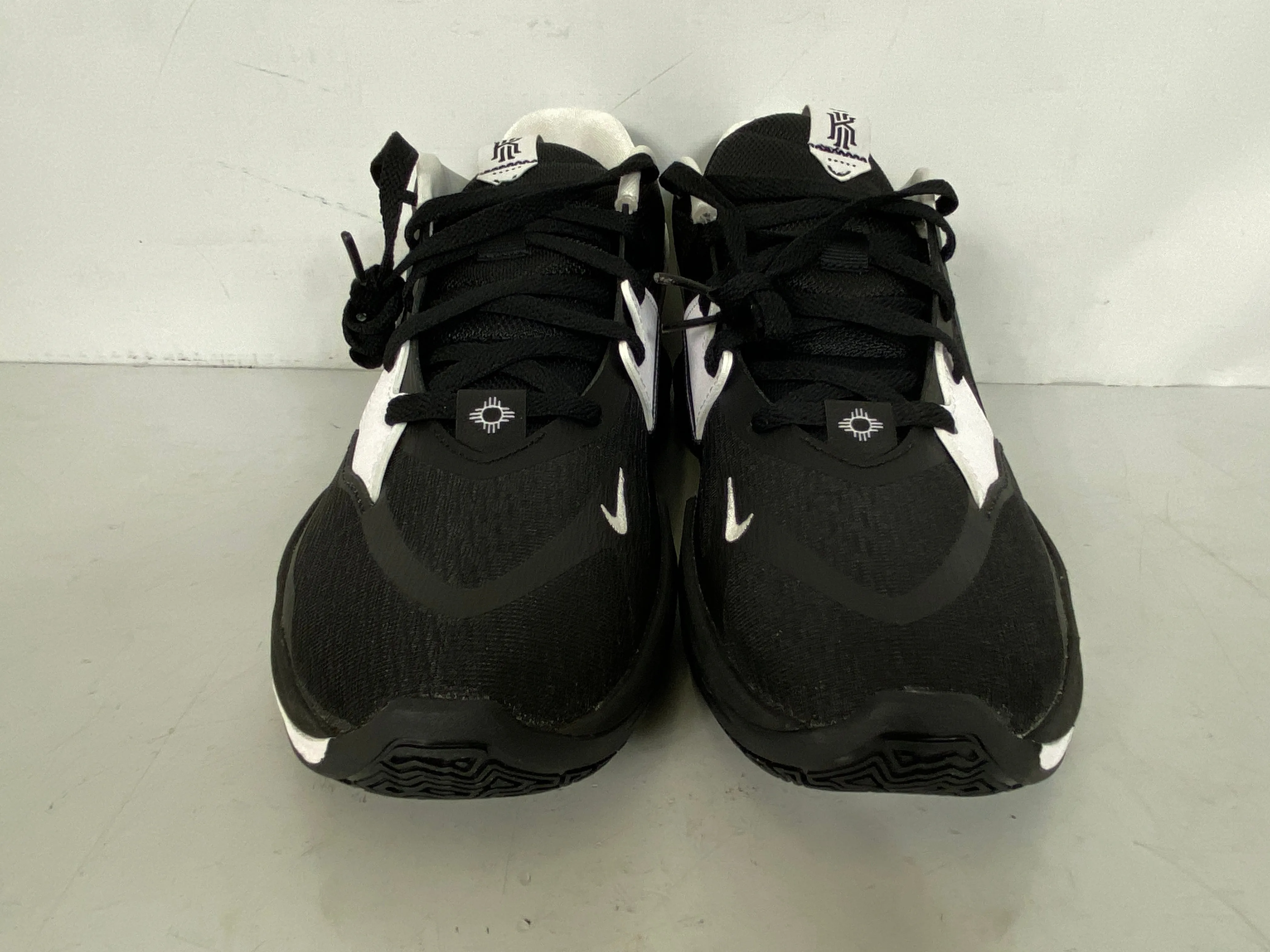 Nike Black/White Kyrie Low 5 TB Promo Men's Basketball Shoes Size 11.5