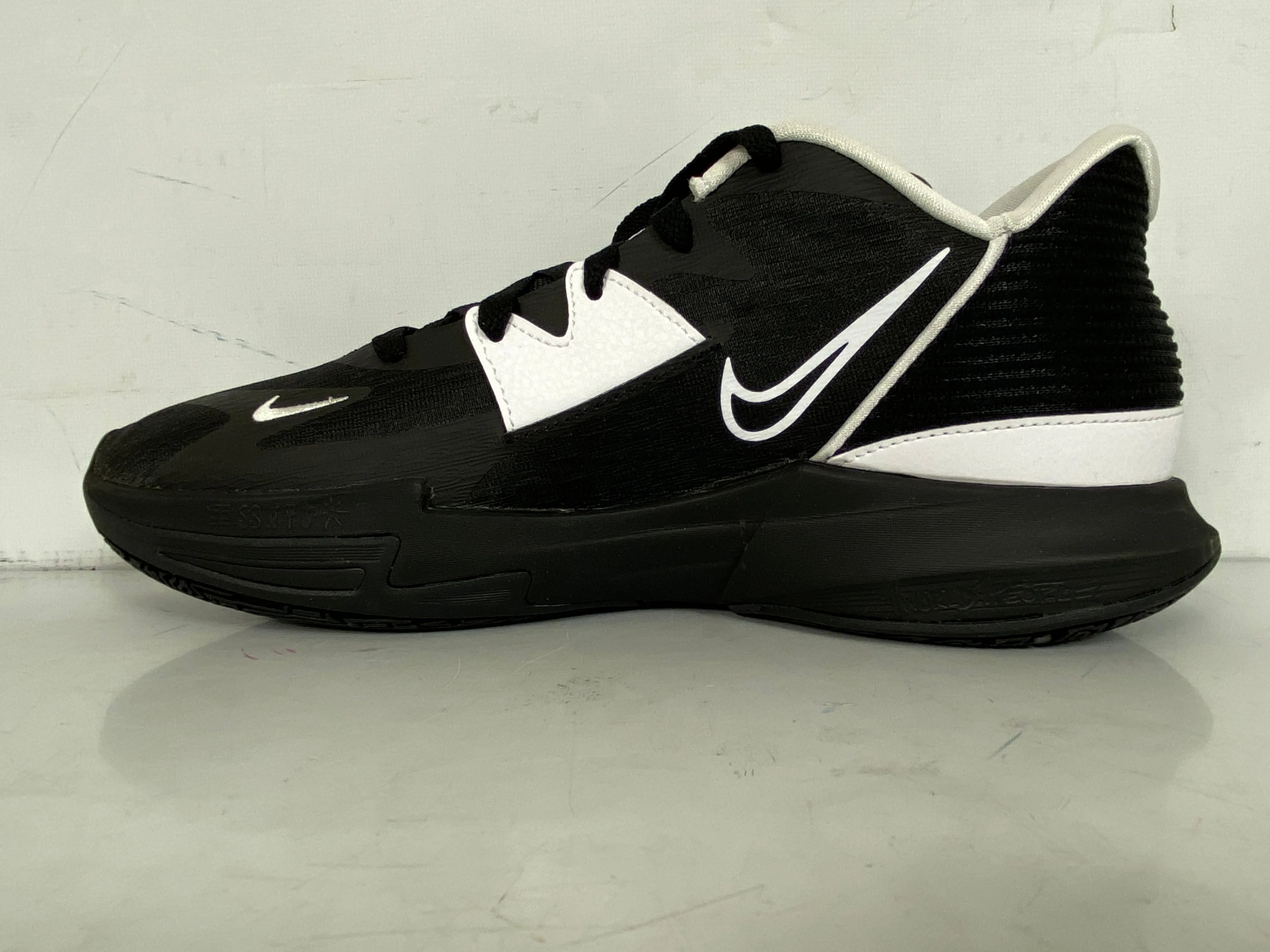 Nike Black/White Kyrie Low 5 TB Promo Men's Basketball Shoes Size 11.5