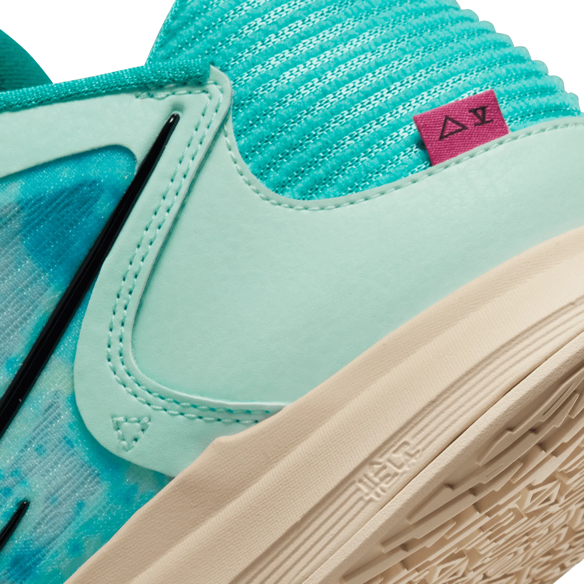Nike Kyrie Low 5 Community