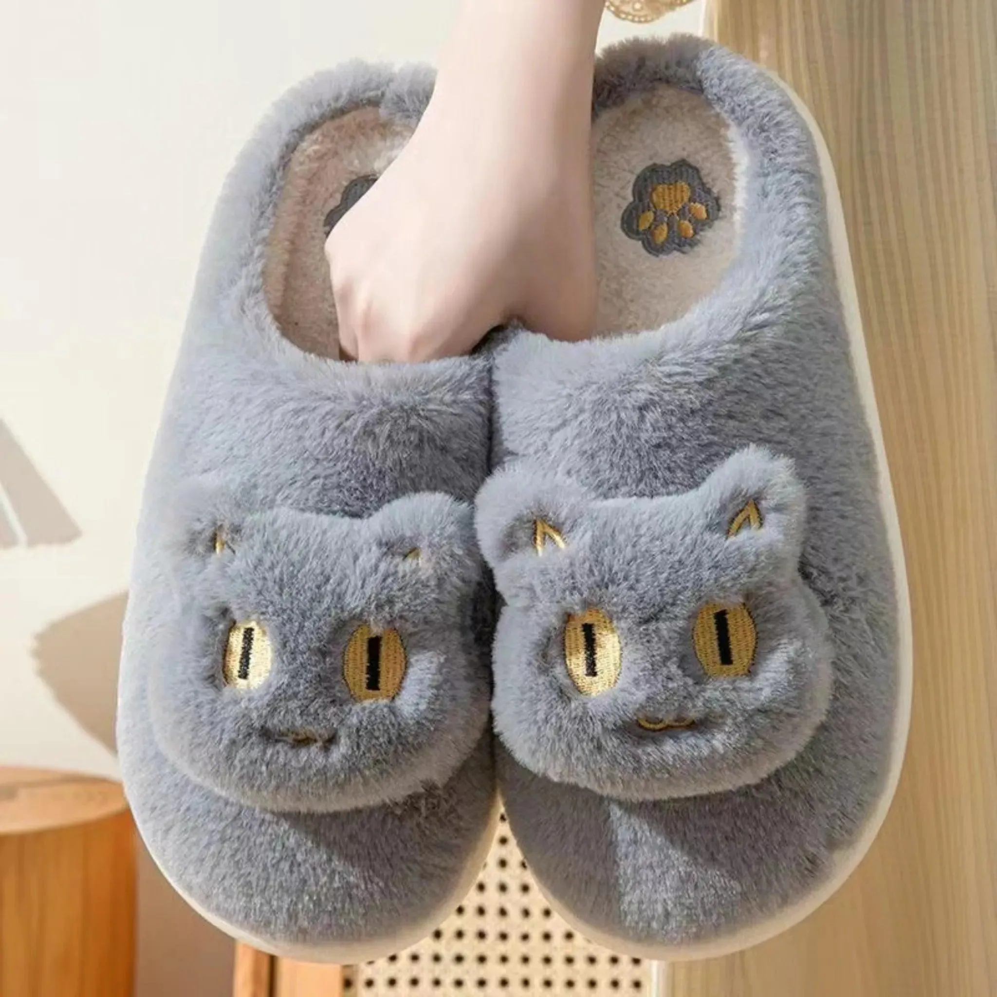 Plush Cat Face Slippers – Soft & Cozy Slip-On Winter House Shoes
