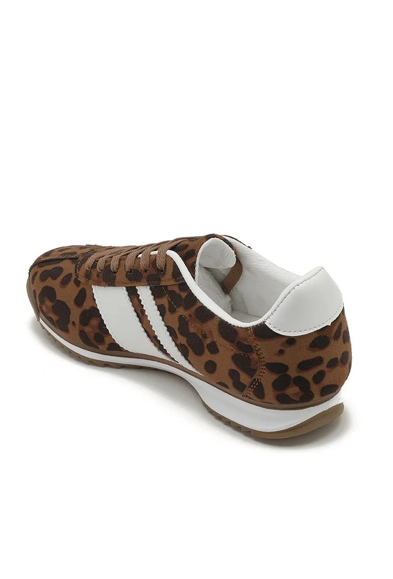 ROUND TOE SIDE LINE STRIPPED DETAILED GUM SOLE TRAINERS IN LEOPARD