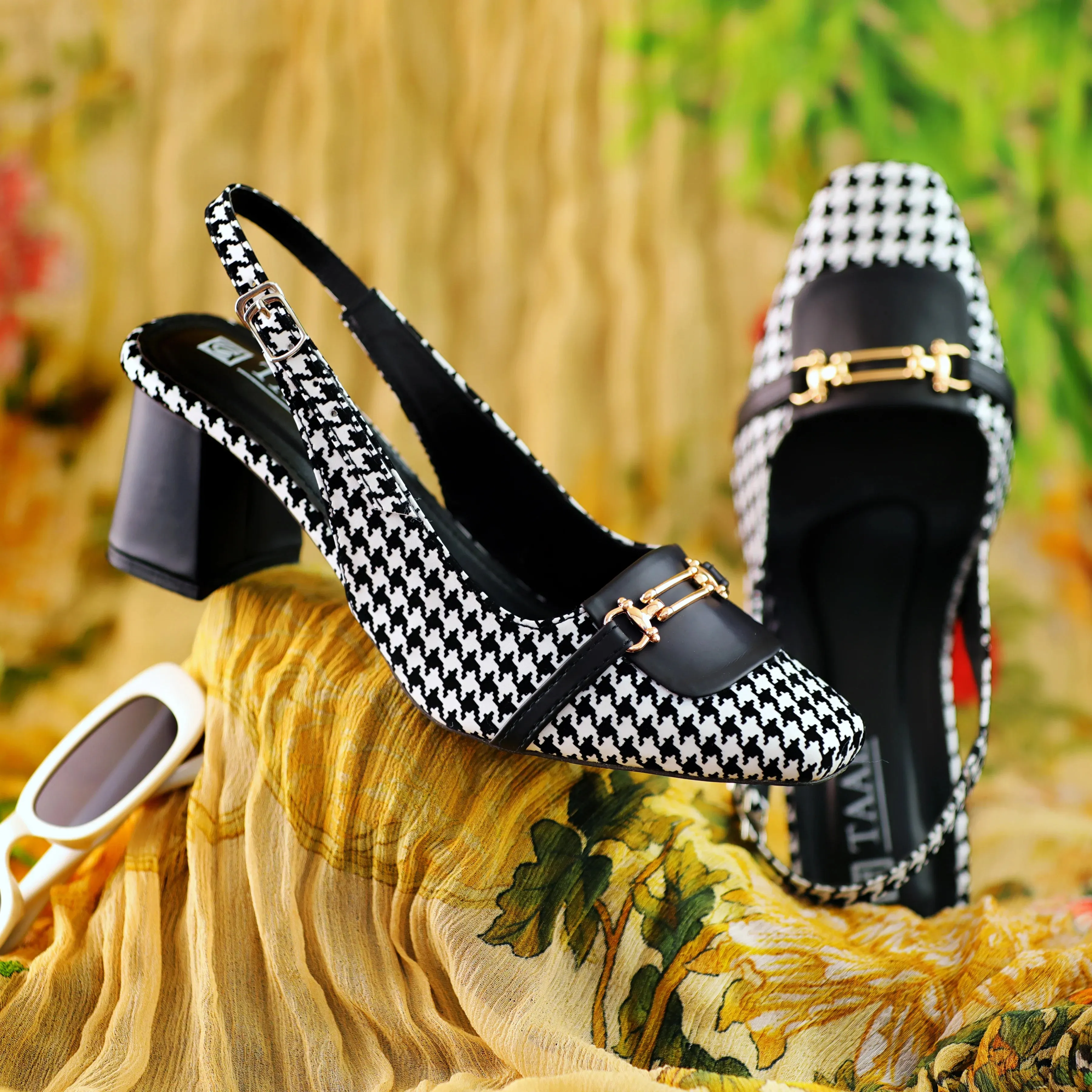 Tessera Black Women Sandals
