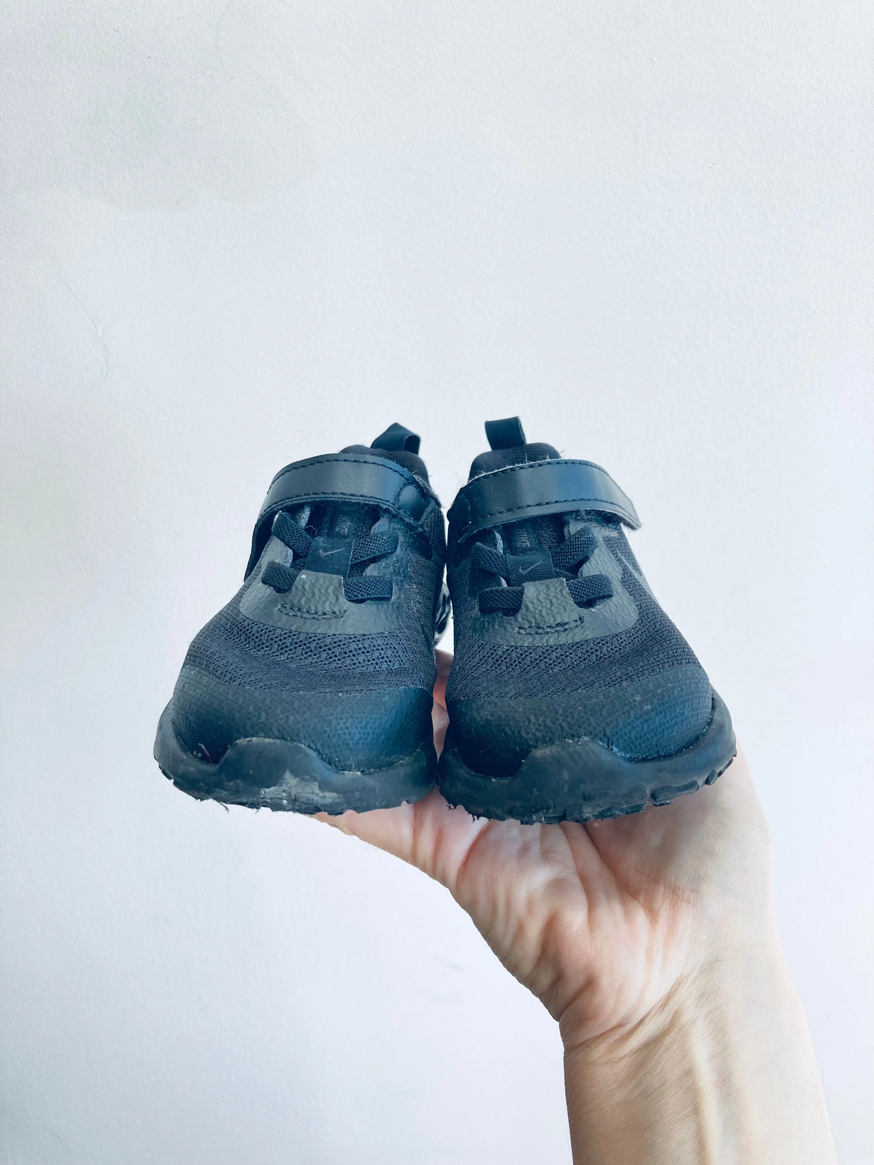 Velcro Elastic Lace Sneakers // 6 Toddler